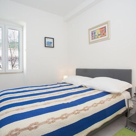 Beach Apartment Renco Sumpetar Bagian luar foto