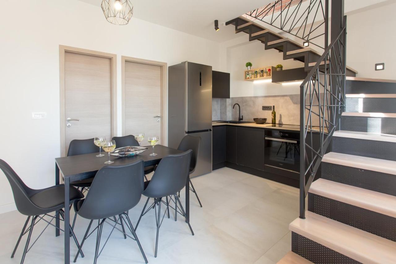 Beach Apartment Renco Sumpetar Bagian luar foto