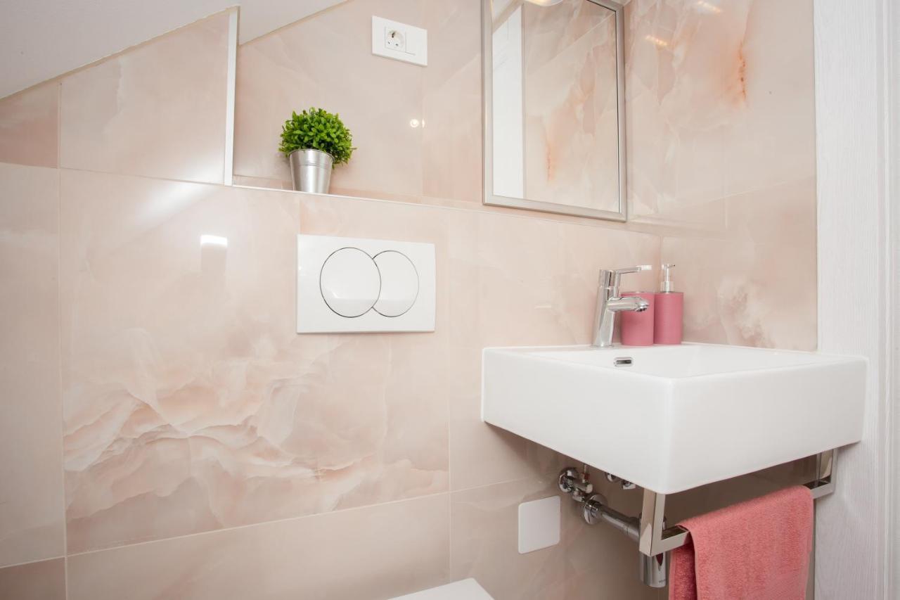 Beach Apartment Renco Sumpetar Bagian luar foto