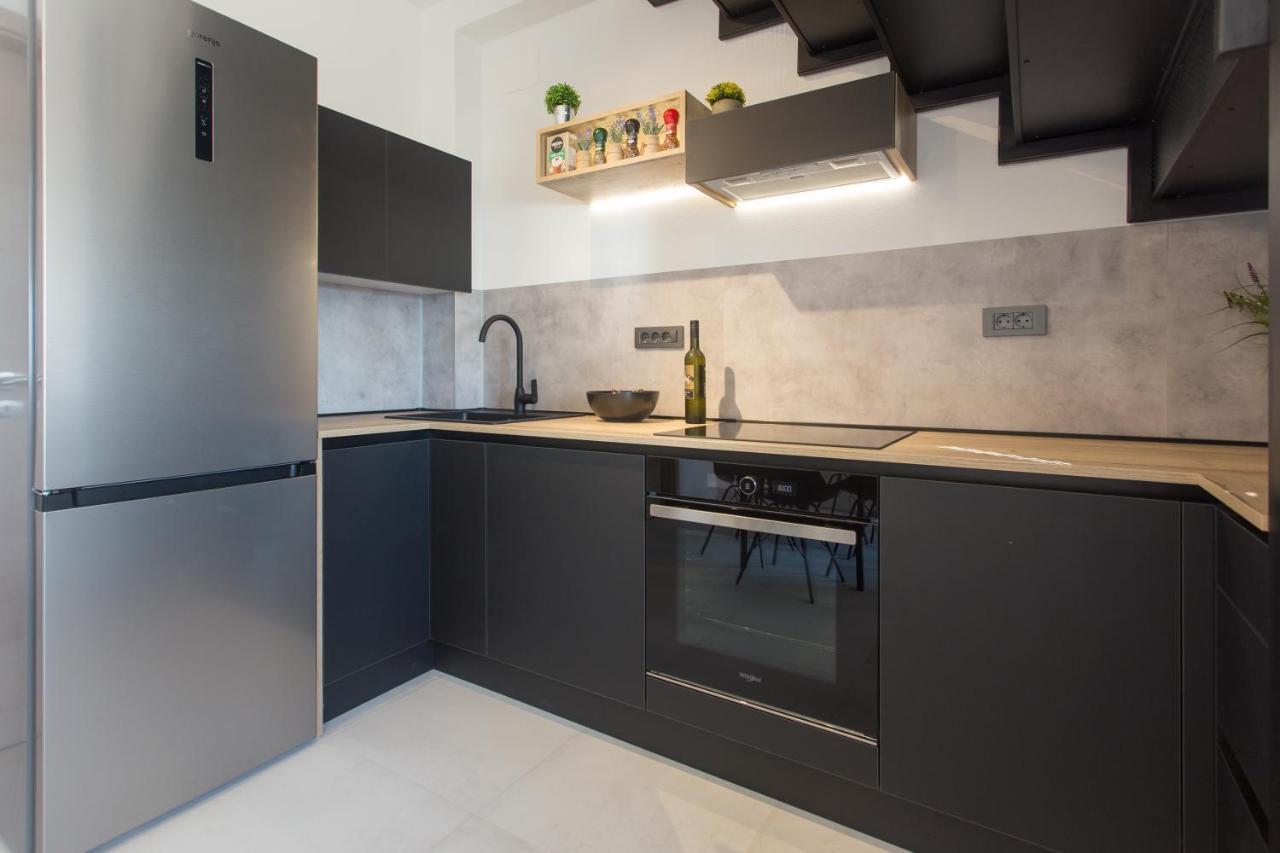 Beach Apartment Renco Sumpetar Bagian luar foto
