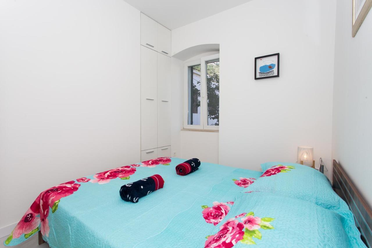 Beach Apartment Renco Sumpetar Bagian luar foto