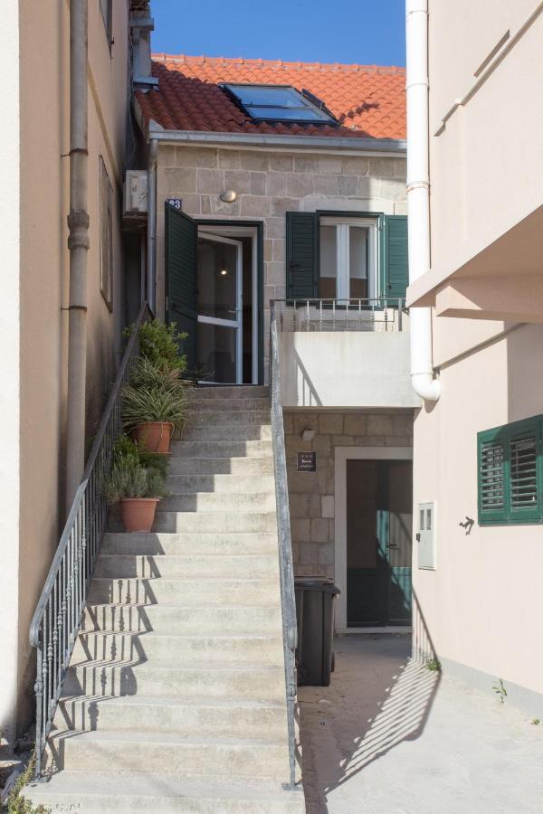 Beach Apartment Renco Sumpetar Bagian luar foto